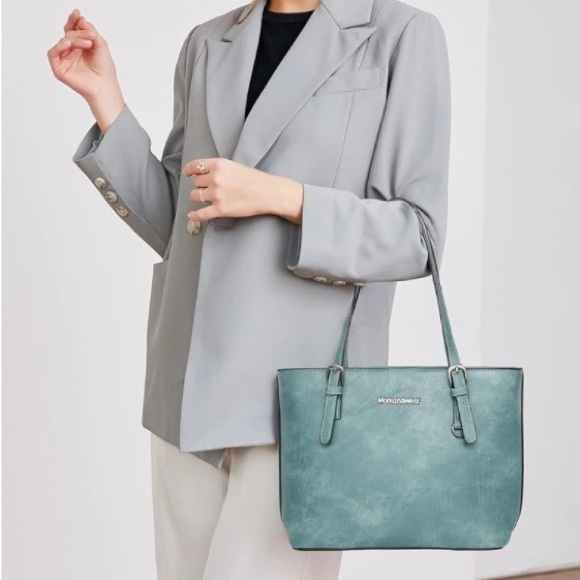 Turquoise handbag - Picture 3 of 3